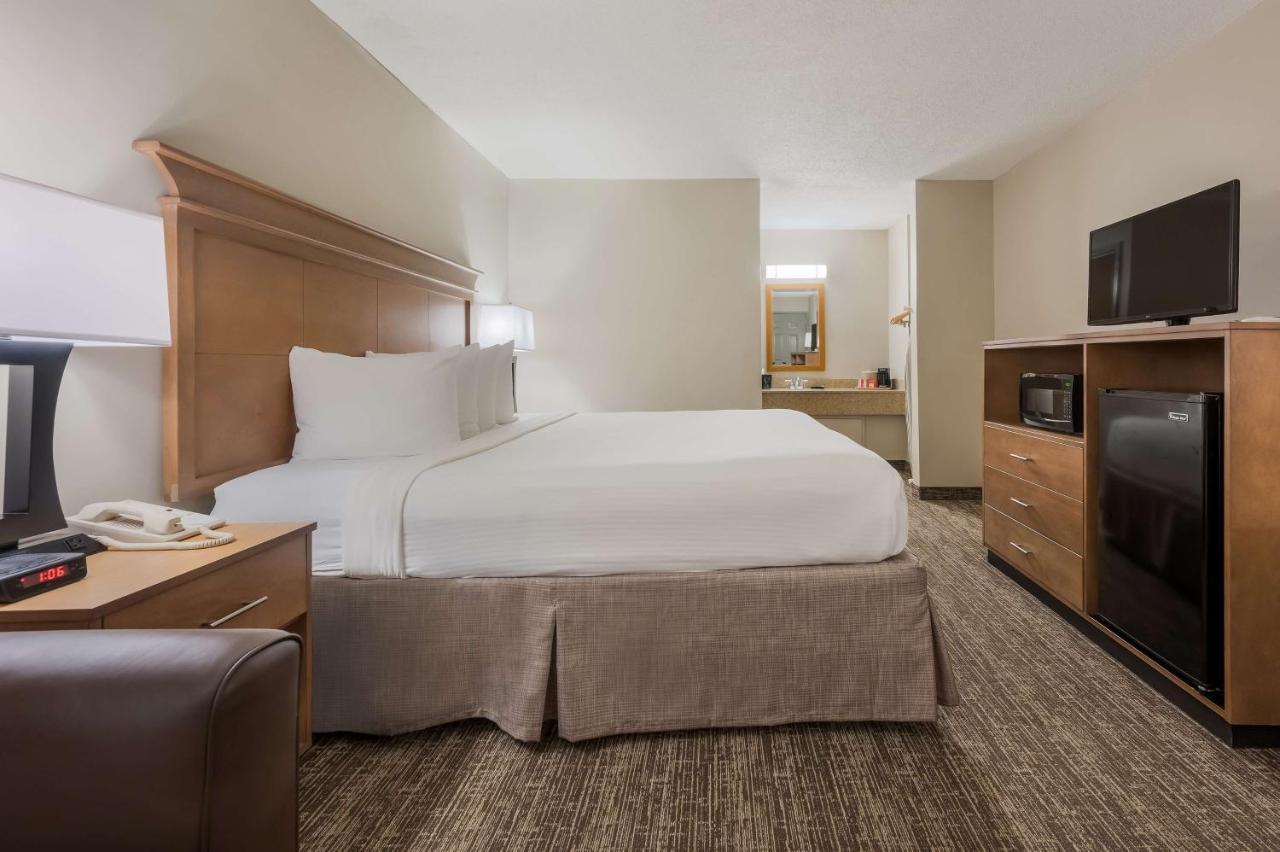 Inn Western